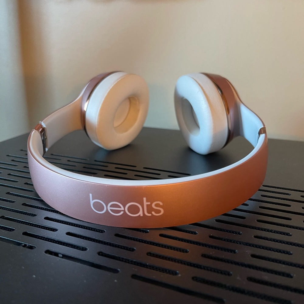 Beats Solo3 Rose Gold Wireless Headphones
